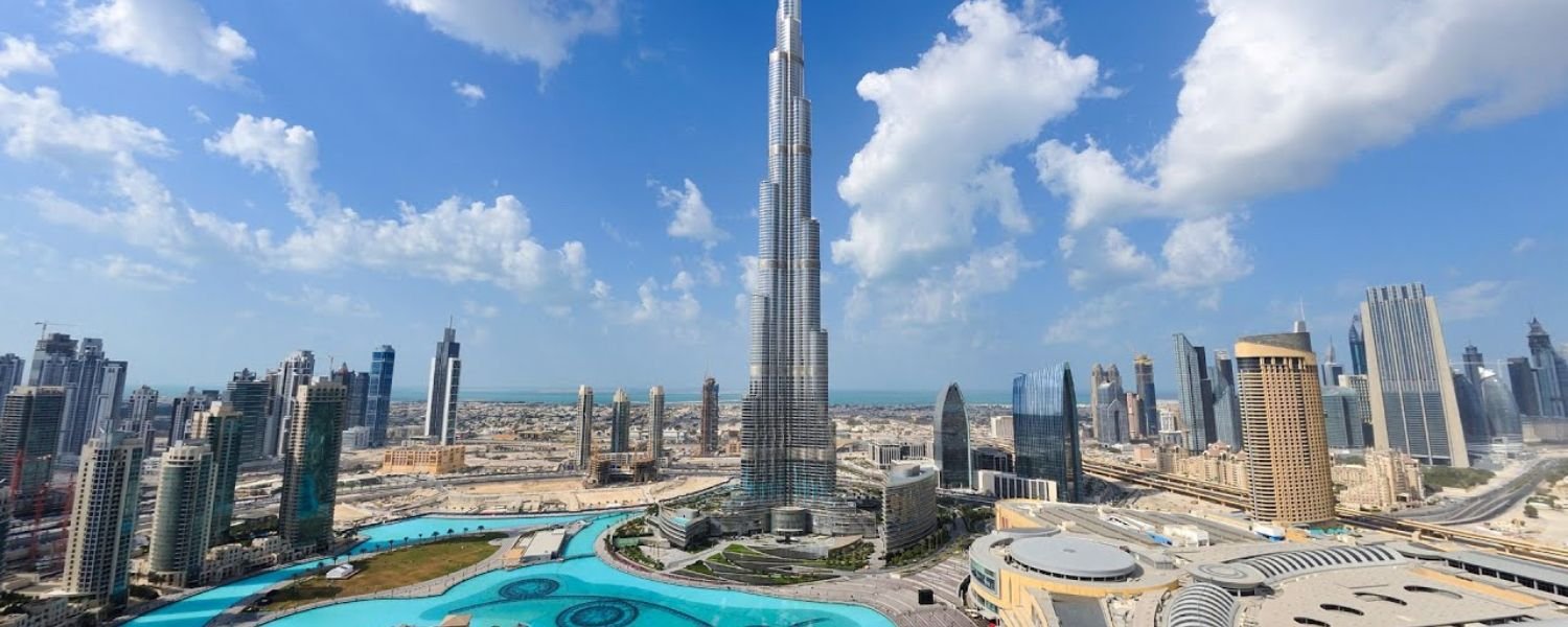 Burj Khalifa Touching the Sky 