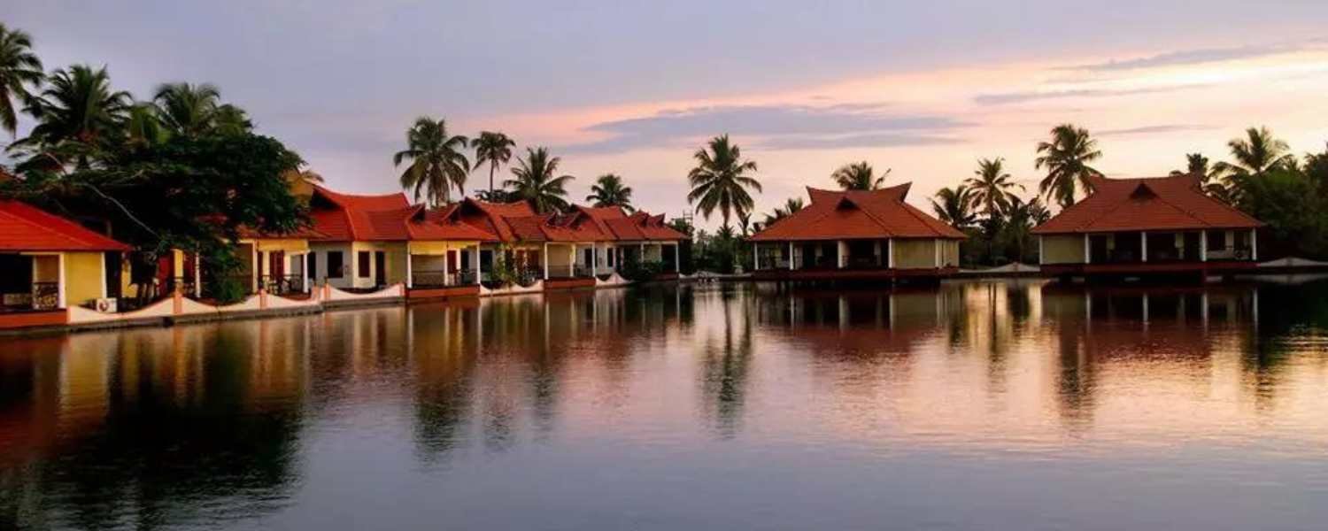 Luxury Floating Resorts in Alleppey, Kerala