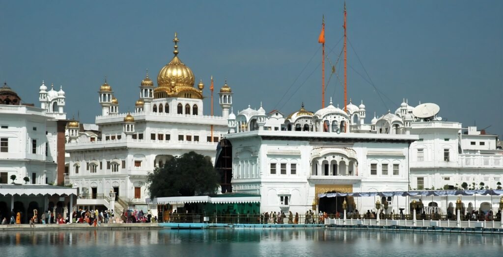 5 takht gurdwara name, 5 Takht of sikh location, 5 takht name and location, how many takhts of Sikhism are in punjab, keshgarh sahib, panj Takht train,