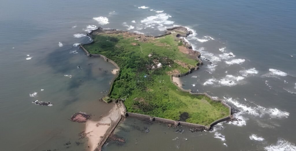 sindhudurg fort map, sindhudurg fort history, sindhudurg fort photos, sindhudurg fort distance, Sindhudurg Fort was built by, sindhudurg fort timings,
