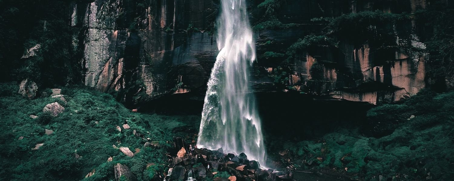 jogni waterfall trekking, jogni waterfall manali, manali waterfall trekking