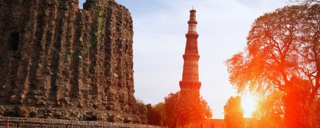 wonders in india, qutub minar, places to be visit in deldi