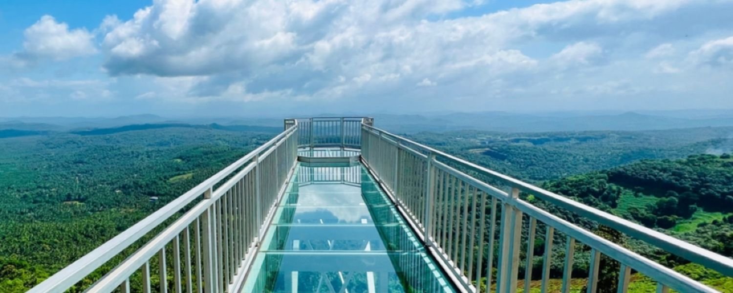 Popularity of this Cantilever Glass Bridge