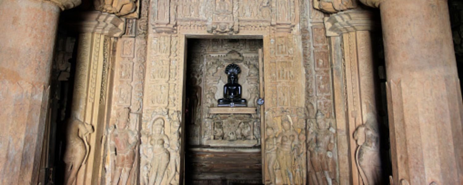 The Sculptures Found in Parshvanatha Temple