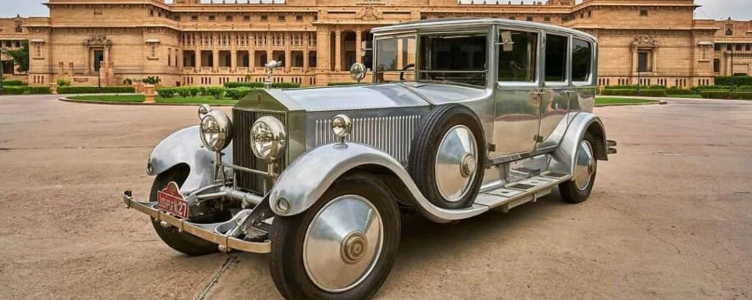 Vintage Car Ride in Neemrana Fort