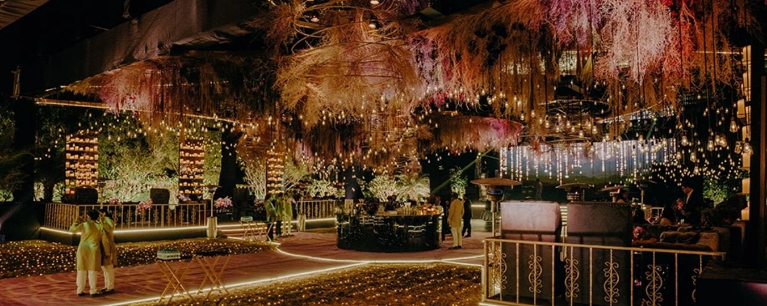 What Is Included in Wedding Decor