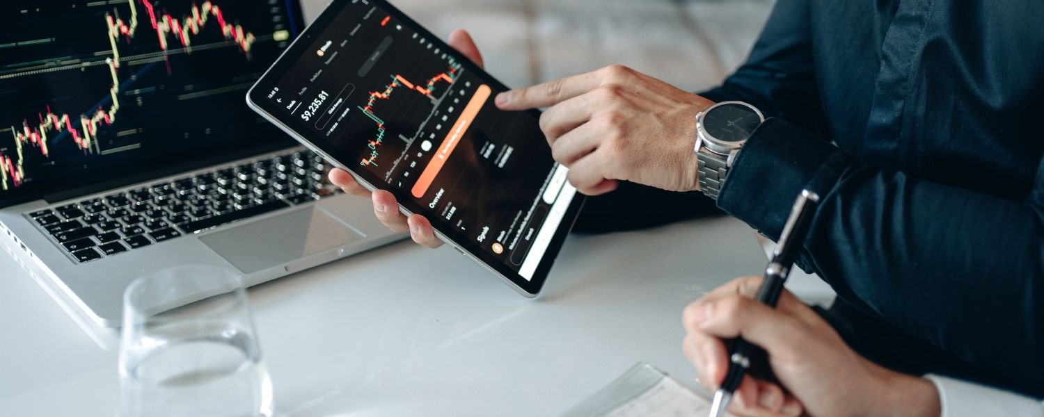 Online vs. Offline Digital Marketing Courses